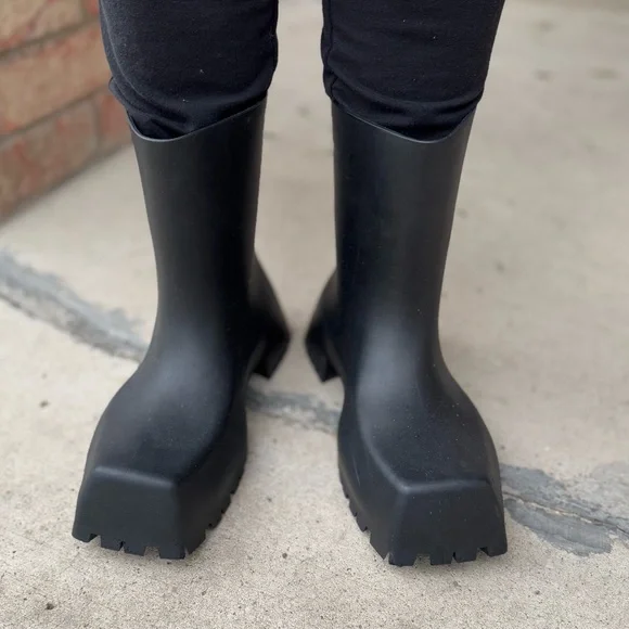 Balenciaga Trooper Boots In Black Rubber Boots